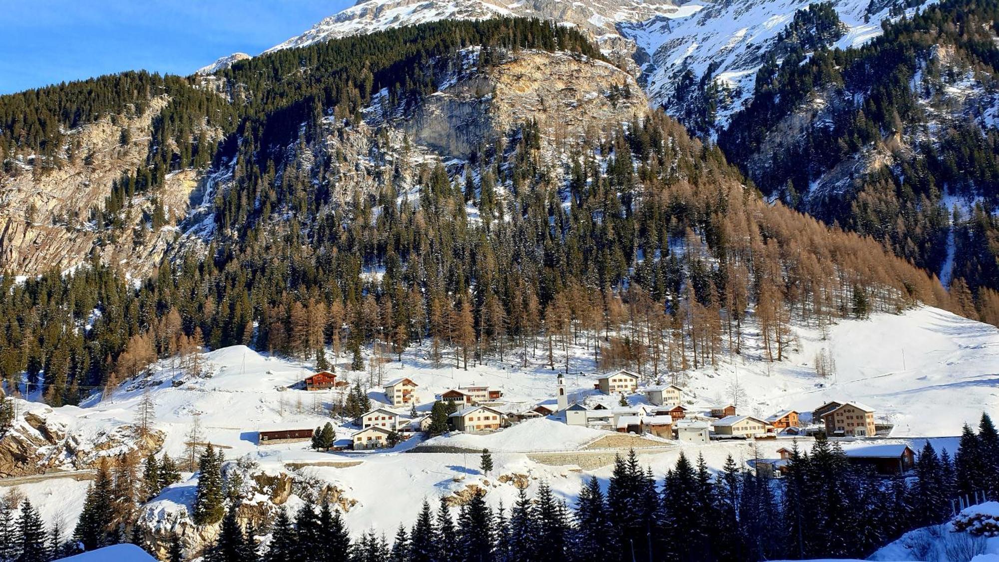 Gasthaus Alpenrose Innerferrera Exterior foto